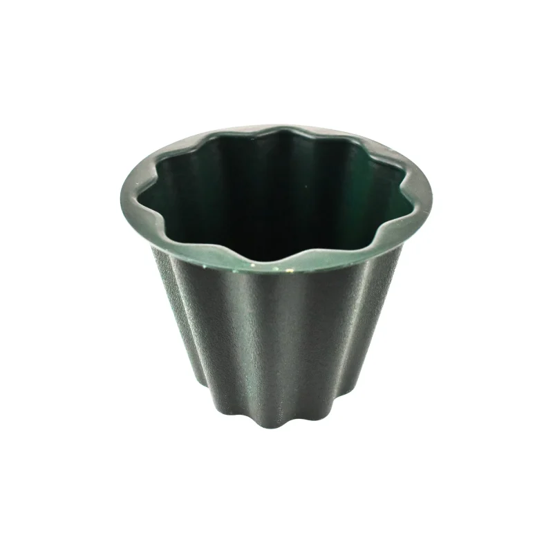 6 green plastic gardening pot for flowers